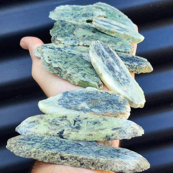 500g Raw New Zealand Greenstone / Pounamu Carving Slices (R14B14)