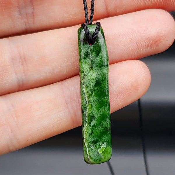 New Zealand Greenstone Pounamu Pendant Necklace (AJJC2149)