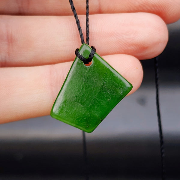 New Zealand Greenstone Pounamu Pendant Necklace (AJJC2166)