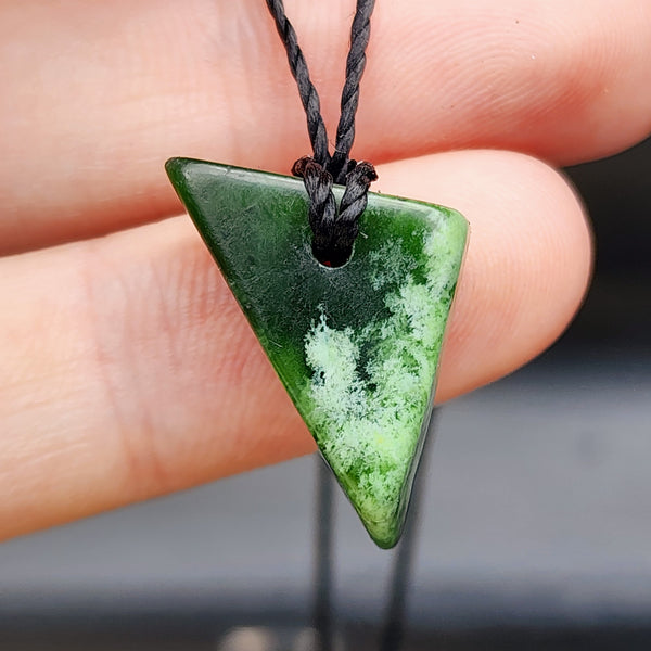 New Zealand Greenstone Pounamu Pendant Necklace (AJJC2154)