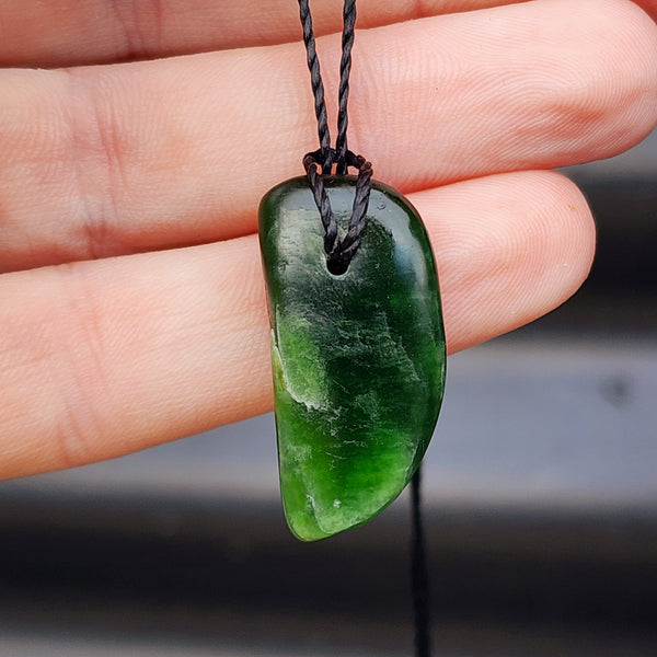 New Zealand Greenstone Pounamu Pendant Necklace (AJJC2165)