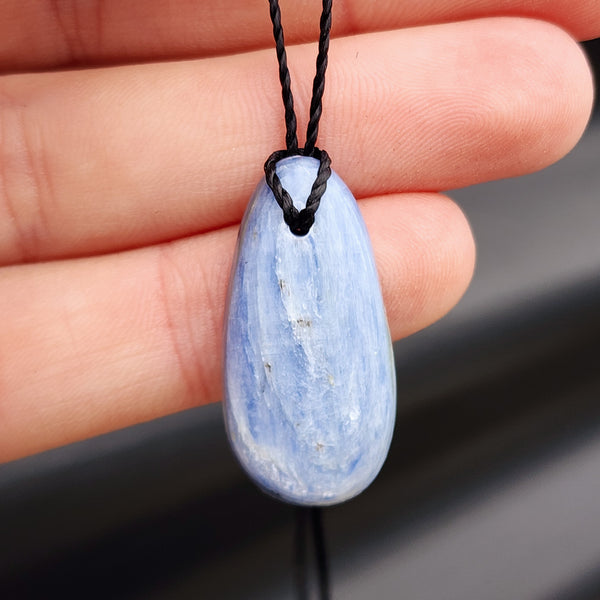 Natural Kyanite Oval Pendant Necklace (1BBB231)