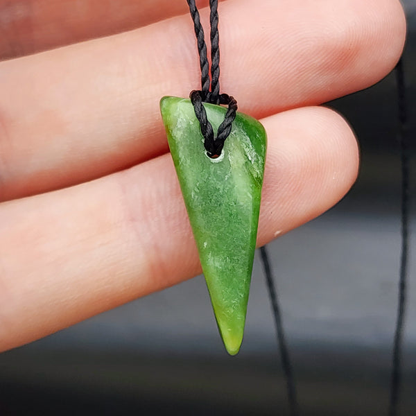 New Zealand Greenstone Pounamu Pendant Necklace (AJJC2107)