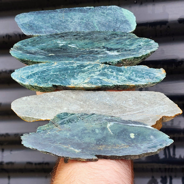 1kg Raw New Zealand Greenstone / Pounamu Carving Slices (R14B86)