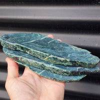 1kg Raw New Zealand Greenstone / Pounamu Carving Slices (R14B150)