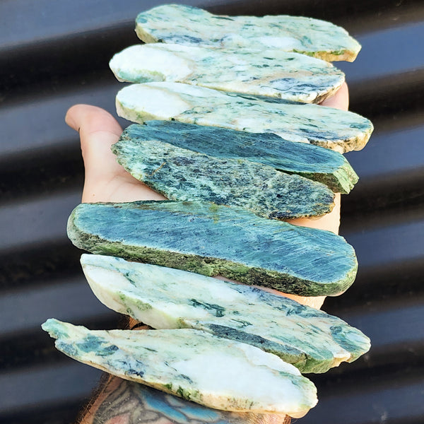 500g Raw New Zealand Greenstone / Pounamu Carving Slices (R14B40)