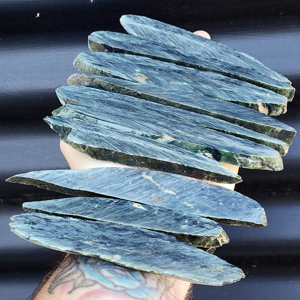 500g Raw New Zealand Greenstone / Pounamu Carving Slices (R14B18)