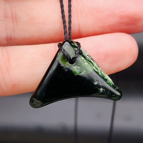 New Zealand Greenstone Pounamu Pendant Necklace (AJJC2119)