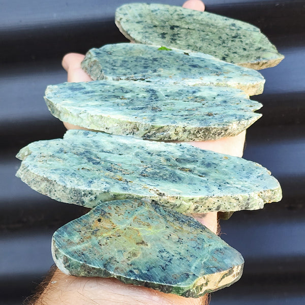 500g Raw New Zealand Greenstone / Pounamu Carving Slices (R14B22)