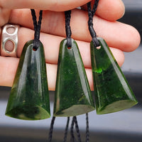 Natural Greenstone Fan Toki Pendant Necklace P5B1