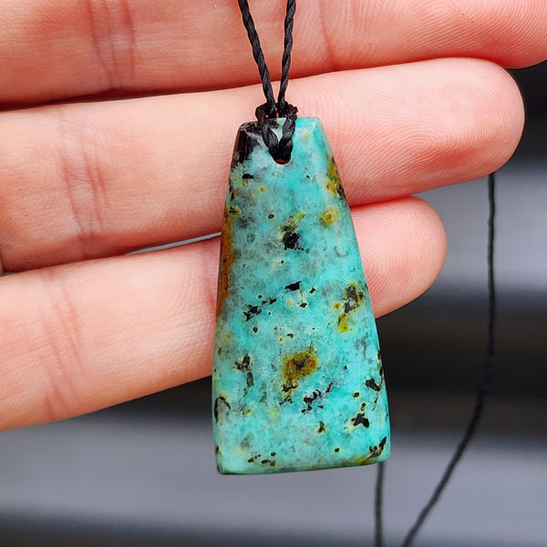 Natural Turquoise Toki Pendant Necklace (1BBB253)