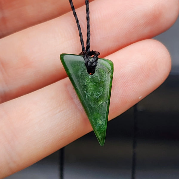 New Zealand Greenstone Pounamu Pendant Necklace (AJJC2092)