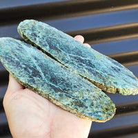 500g Raw New Zealand Greenstone / Pounamu Carving Slices (R14B42)