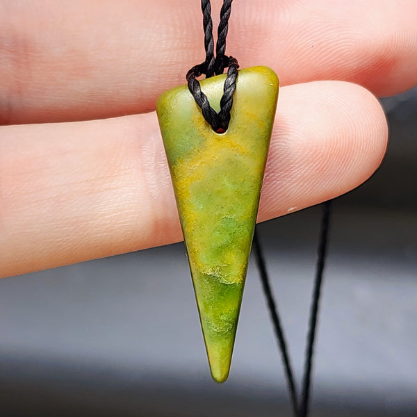 New Zealand Greenstone Pounamu Pendant Necklace (AJJC2078)