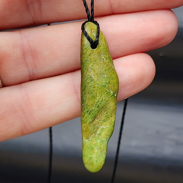 New Zealand Greenstone Pounamu Pendant Necklace (AJJC2071)