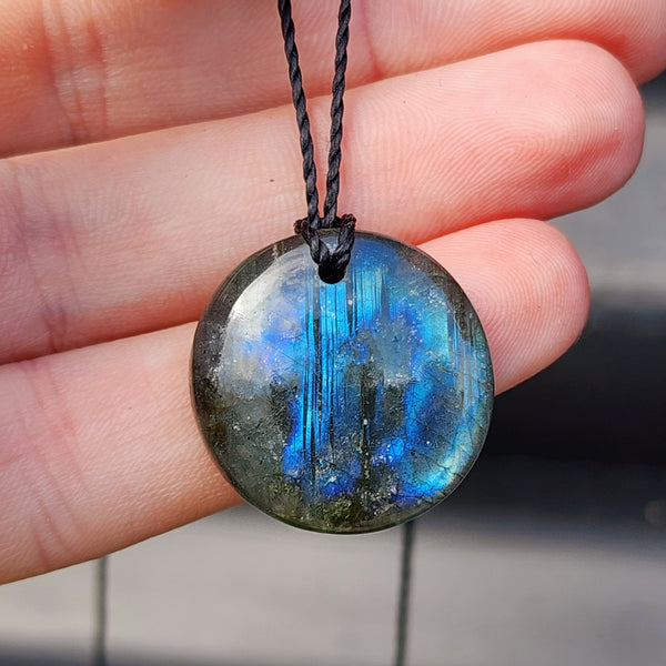 Natural Labradorite Round Pendant Necklace (1BBB261)