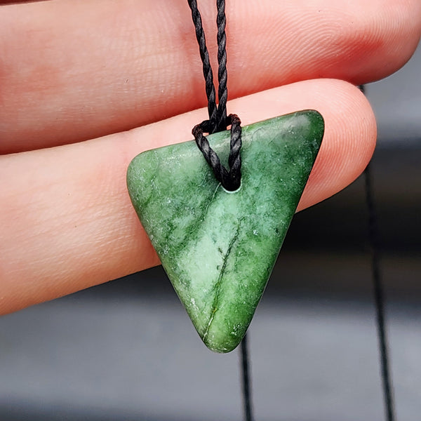 New Zealand Greenstone Pounamu Pendant Necklace (AJJC2070)