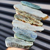 1kg Raw New Zealand Greenstone / Pounamu Carving Slices (R14B105)