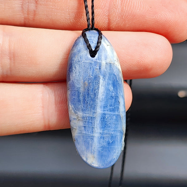 Natural Kyanite Oval Pendant Necklace (1BBB226)