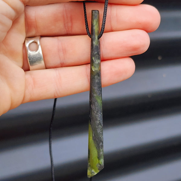 XL NZ Greenstone Pounamu Toki Pendant Necklace (N49)