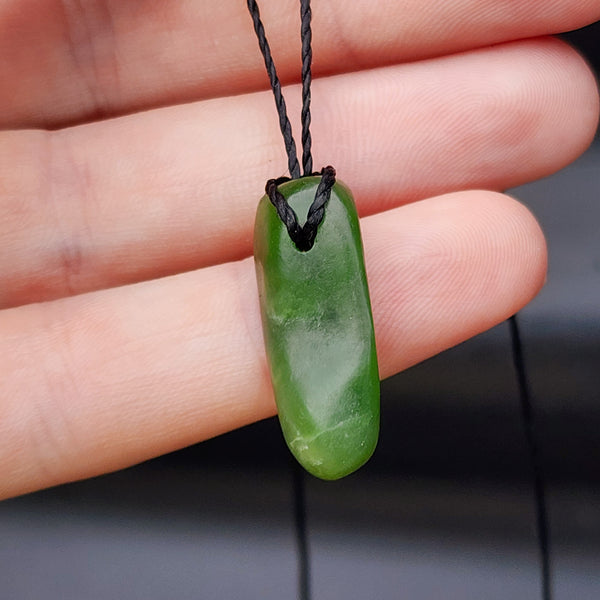 New Zealand Greenstone Pounamu Pendant Necklace (AJJC2236)