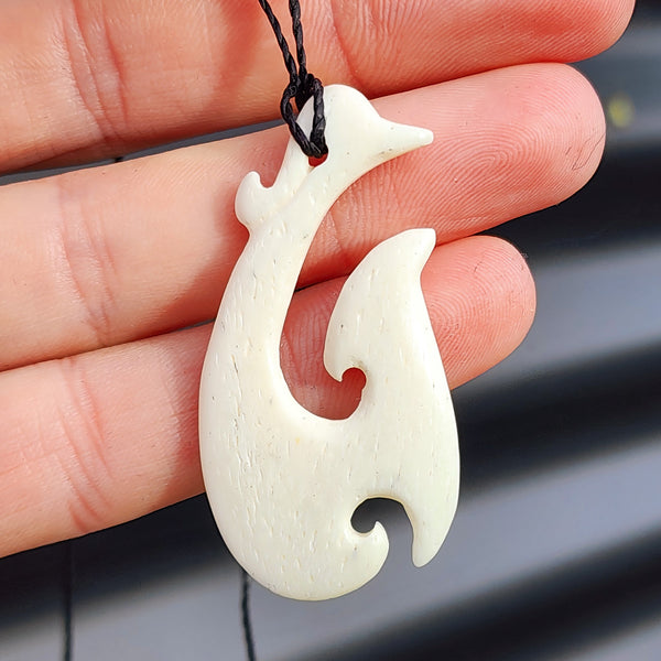 Natural Hand Carved Maori Bone Carving Pendant Necklace - Manaia