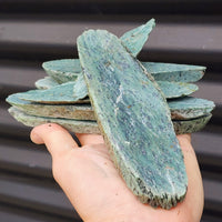 1kg Raw New Zealand Greenstone / Pounamu Carving Slices (R14B112)