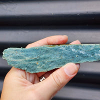 500g Raw New Zealand Greenstone / Pounamu Carving Slices (R14B10)