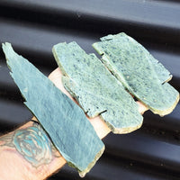 500g Raw New Zealand Greenstone / Pounamu Carving Slices (R14B19)