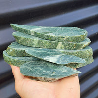 1kg Raw New Zealand Greenstone / Pounamu Carving Slices (R14B93)