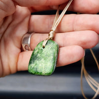 New Zealand Greenstone Pounamu Pendant Necklace (AJJC2139)