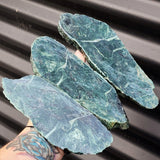 1kg Raw New Zealand Greenstone / Pounamu Carving Slices (R14B150)