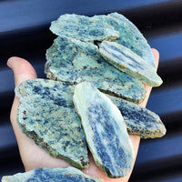 500g Raw New Zealand Greenstone / Pounamu Carving Slices (R14B14)