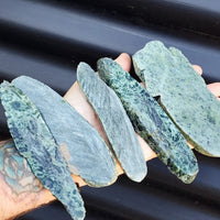 500g Raw New Zealand Greenstone / Pounamu Carving Slices (R14B17)