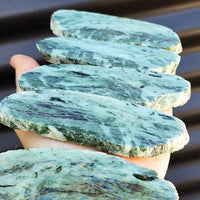 500g Raw New Zealand Greenstone / Pounamu Carving Slices (R14B35)