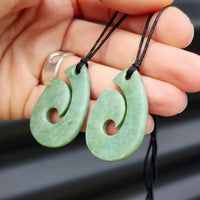 NZ Greenstone Pounamu Hei Matau Pendant Necklace (P7X3)