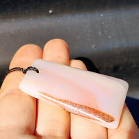 Peach Agate Carved Pendant Necklace (1BBB112)