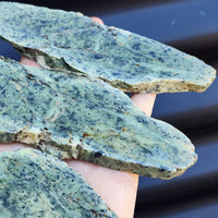 500g Raw New Zealand Greenstone / Pounamu Carving Slices (R14B16)