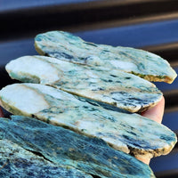 500g Raw New Zealand Greenstone / Pounamu Carving Slices (R14B40)