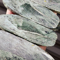 1kg Raw New Zealand Greenstone / Pounamu Carving Slices (R14B114)