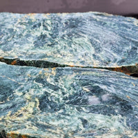 1kg Raw New Zealand Greenstone / Pounamu Carving Slices (R14B85)