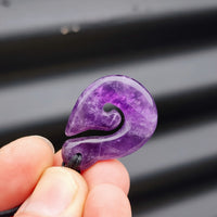 Natural Amethyst Traditional NZ Maori Whale Tail Hook Carving Pendant Necklace