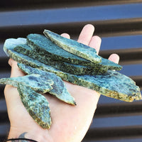 500g Raw New Zealand Greenstone / Pounamu Carving Slices (R14B41)