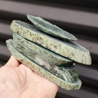 1kg Raw New Zealand Greenstone / Pounamu Carving Slices (R14B114)