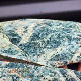 1kg Raw New Zealand Greenstone / Pounamu Carving Slices (R14B84)