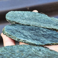 500g Raw New Zealand Greenstone / Pounamu Carving Slices (R14B25)