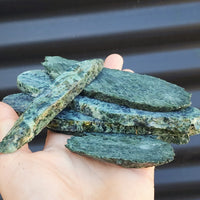 500g Raw New Zealand Greenstone / Pounamu Carving Slices (R14B21)