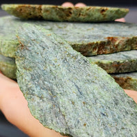 1kg Raw New Zealand Greenstone / Pounamu Carving Slices (R14B61)