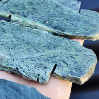 500g Raw New Zealand Greenstone / Pounamu Carving Slices (R14B19)