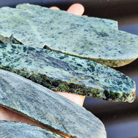 500g Raw New Zealand Greenstone / Pounamu Carving Slices (R14B17)